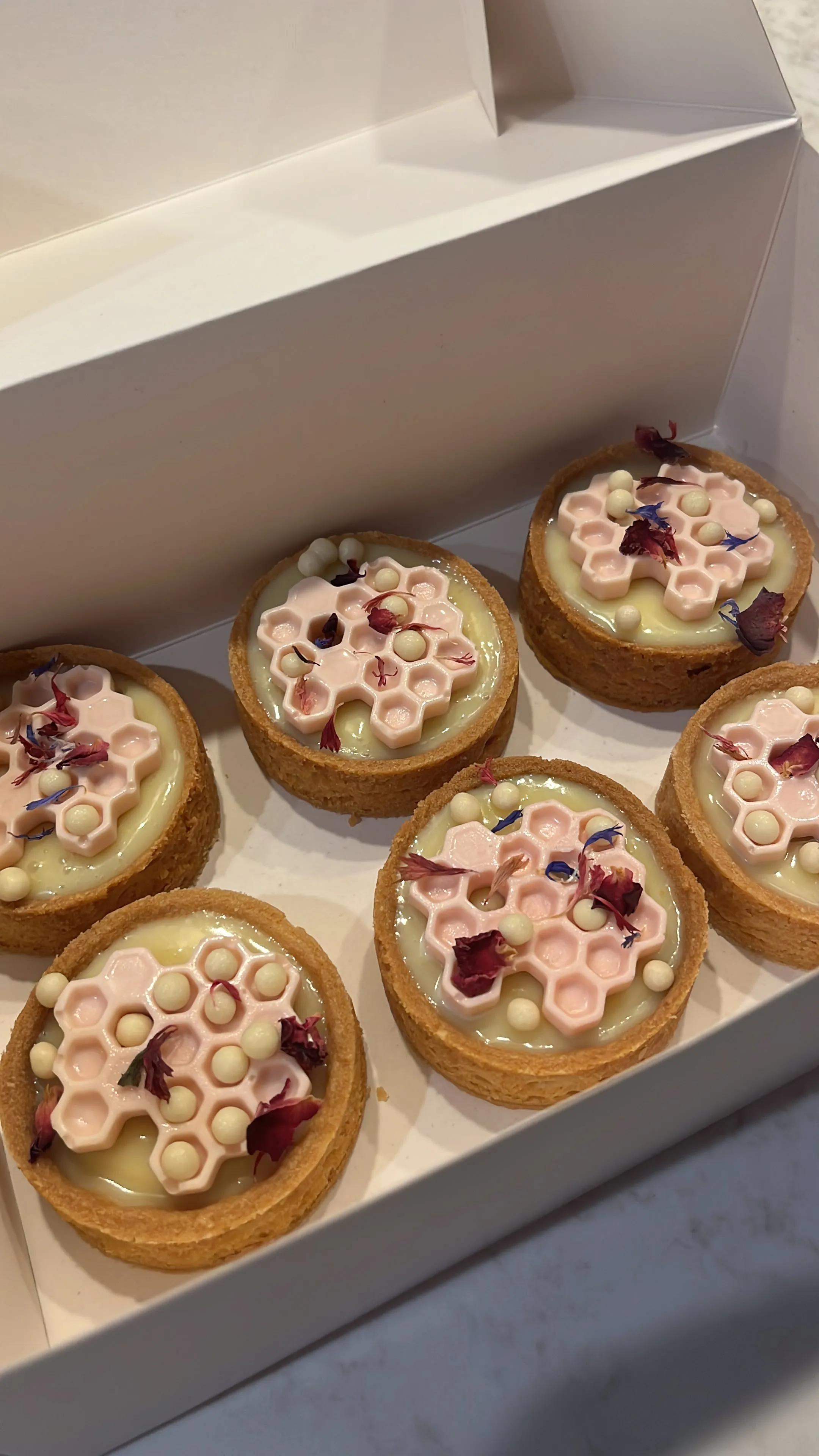 Werken aan de gebakjes